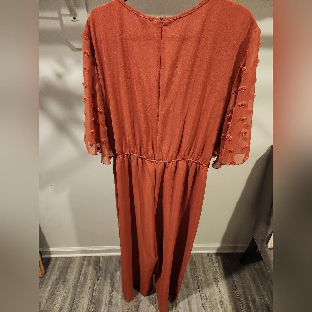 Clothes - Picture 2 of 3